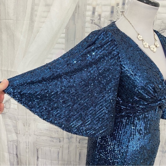 Adrianna Papell Sz 4 Blue Sequin Knee Dress V Neck Flutter Sleeve Sheath Formal - Picture 8 of 16